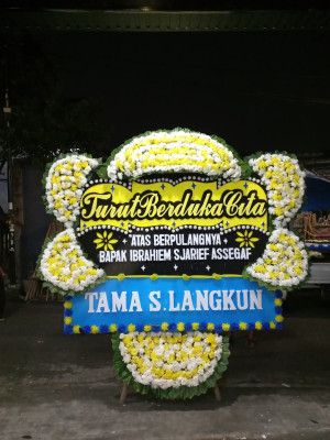 Papan Bunga Duka di Teluk Belengkong